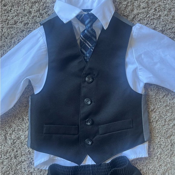 Izod Toddler Formal 4 Piece Suit Set - Picture 2 of 9